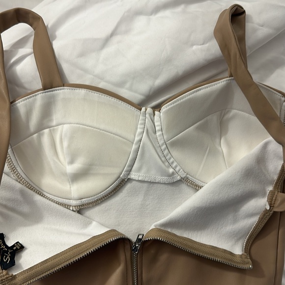 Top - Picture 4 of 4